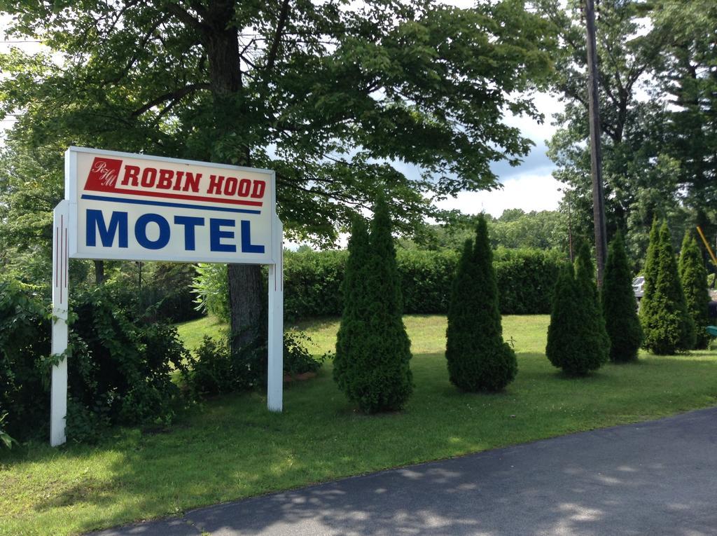 Robin Hood Motel Saratoga Springs Exterior photo